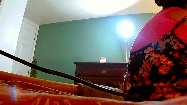 happy2play4u webcam show