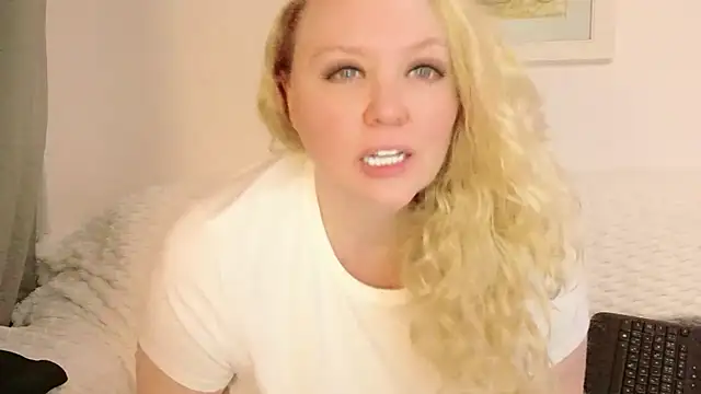 Chatroom XXX en direct de Sarah4you