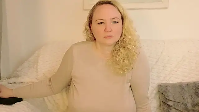 Sarah4you webcam show
