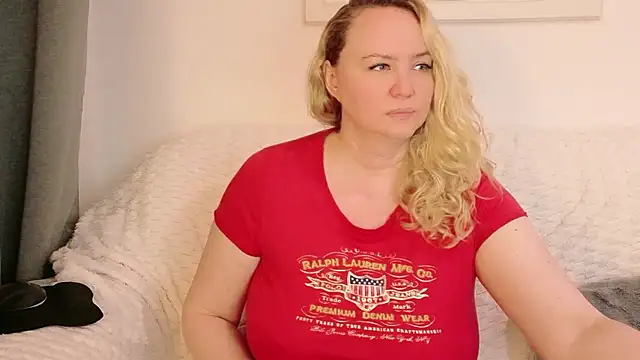 Sarah4you: διαδικτυακό σόου στην κάμερα