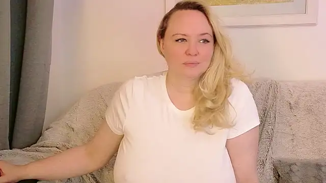 Sarah4you's Webcam Show