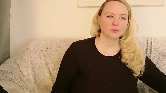 Sarah4you's Webcam Show