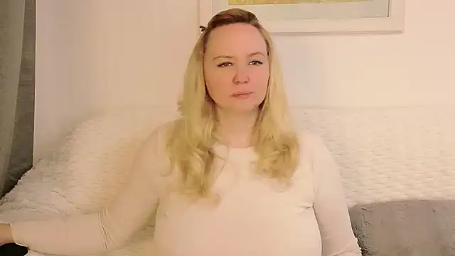 Sarah4you's Webcam Show