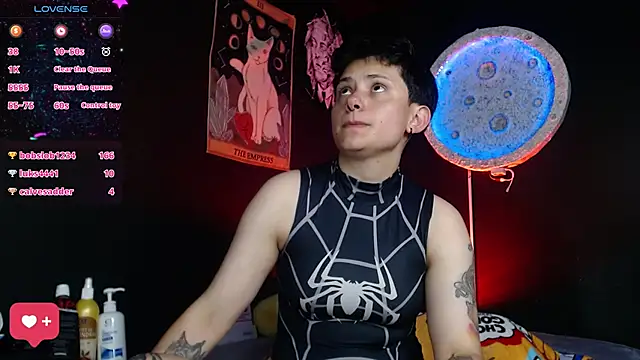 girl_intense444 élő XXX-chatje