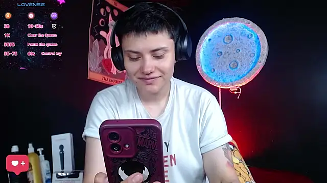 XXX chat uživo modela girl_intense444