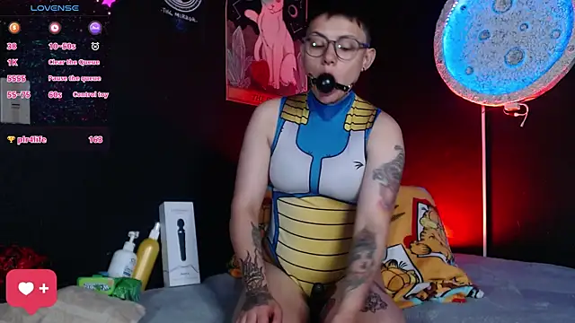 Chat +18 de girl_intense444 ao vivo