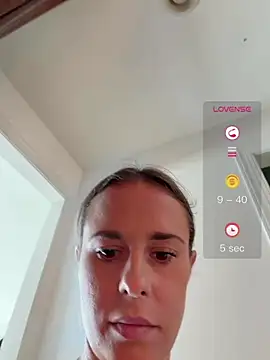 emmyemmmxoo webcam show