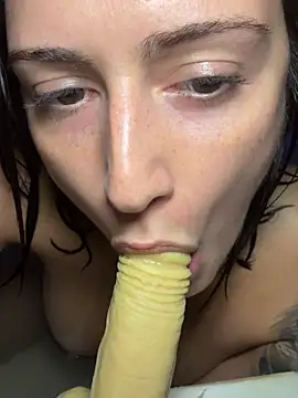 mandi4pole_'s Webcam Show