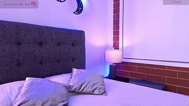 Sala de chat ao vivo de mandi4pole_