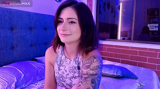 mandi4pole_n Live XXX chat
