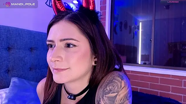 Chatroom XXX en direct de mandi4pole_