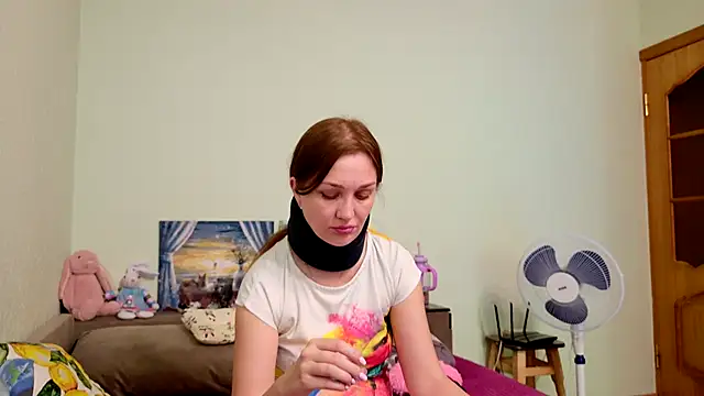 Show modela Sorceress_Evelina na web-kameri