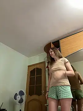 צ'אט XXX בשידור חי של Precious_Crystal