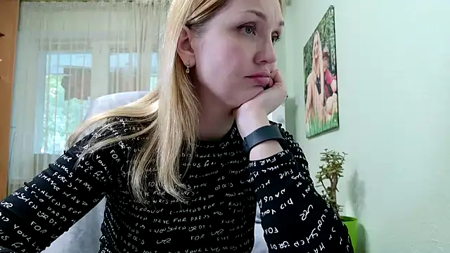 Precious_Crystaln Webbikameraesitys