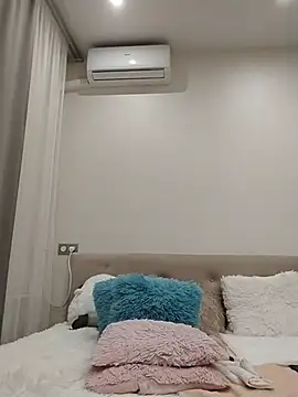 SalientClean live XXX chat