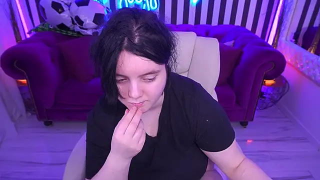 LittleShyy Show in webcam