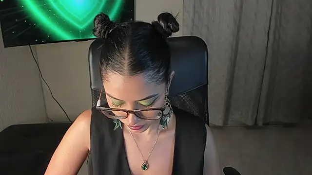 Chatroom XXX en direct de PaulinaBelushi