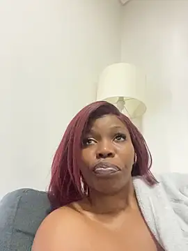 Pussypumperr Adlı Modelin Canlı XXX Sohbeti