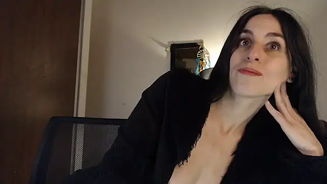 lunitaloveangel Adlı Modelin Canlı XXX Sohbeti