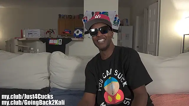 boomboomr00m's Webcam Show