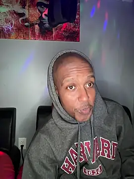 boomboomr00m Show in webcam