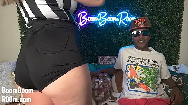 boomboomr00m's Webcam Show
