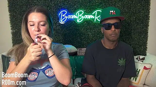 boomboomr00m Webcam Show