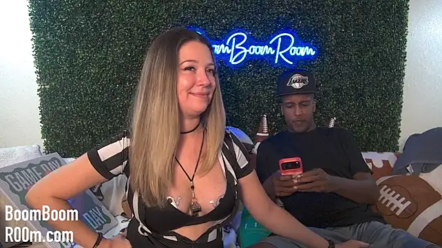 boomboomr00m's Webcam Show