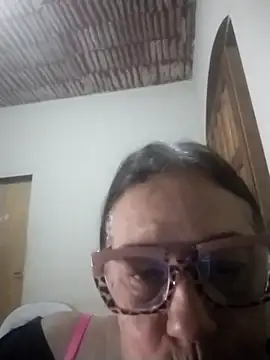 XXX chat uživo modela catdool