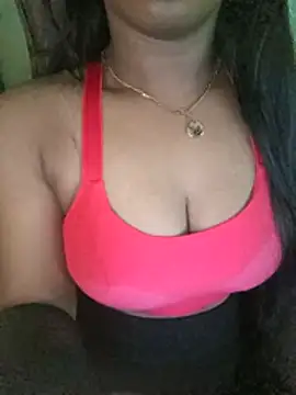 Dhiyapink Adlı Modelin Canlı XXX Sohbeti