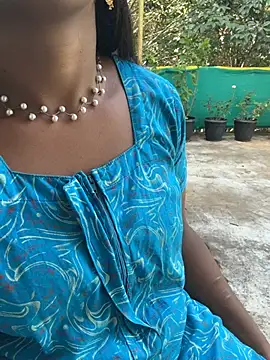 Dhiyapink 라이브 XXX 채팅