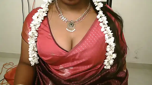 Dhiyapink 现场XXX聊天