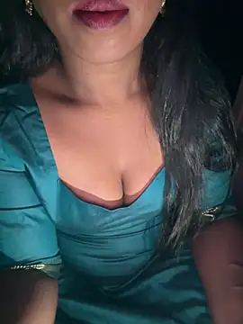 Dhiyapink Adlı Modelin Canlı XXX Sohbeti