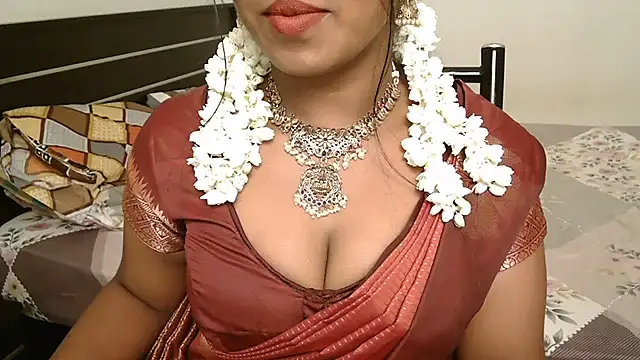 Dhiyapink's Live XXX Chat