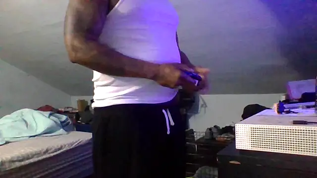 ReeferMadness59 Show in webcam