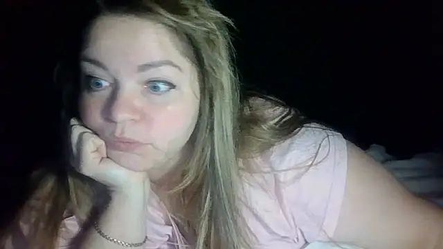 cute__cherry Show in webcam