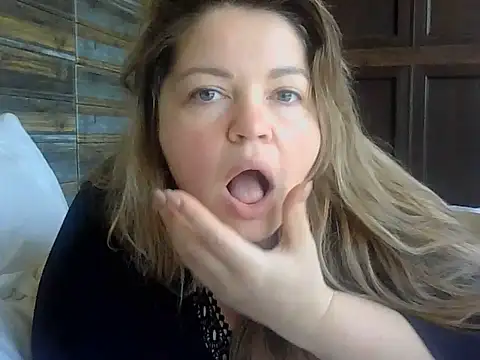cute__cherry Adlı Modelin Canlı XXX Sohbeti