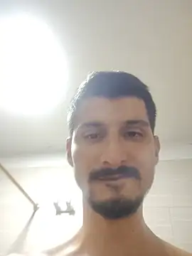 הופעת וובקאם של TRAVIESO_MOR