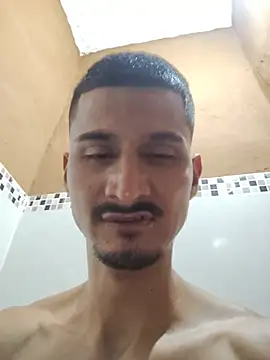 TRAVIESO_MOR Show Webcam
