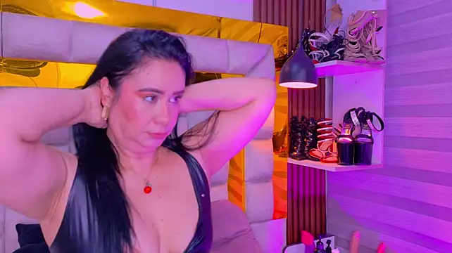 bigass_monic Webcamshow
