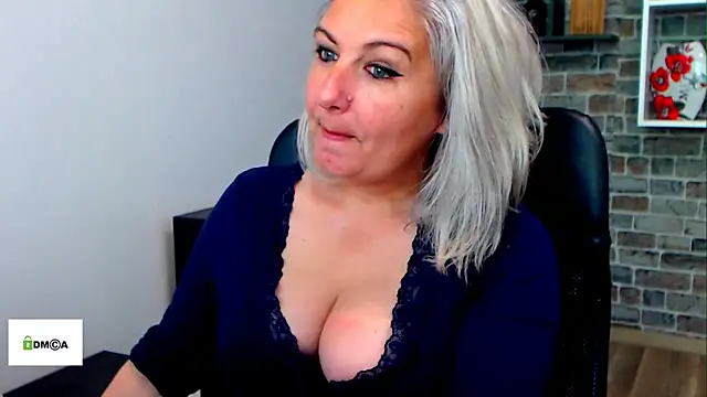 angel_devil_milf's Live XXX Chat