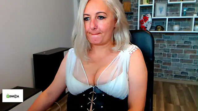 Chatroom XXX en direct de angel_devil_milf