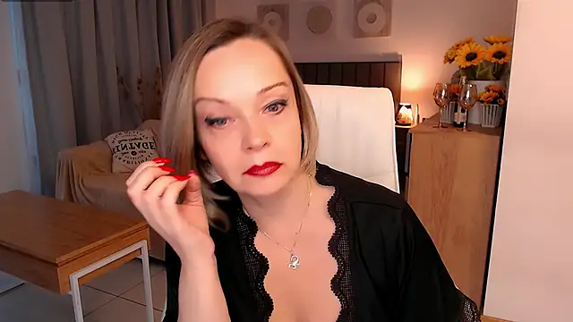 Tilly_Eliot – Naživo XXX chat
