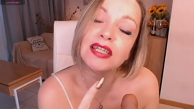 Chat XXX Live Tilly_Eliot