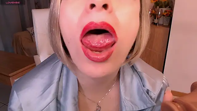 Chat XXX en directo de Tilly_Eliot