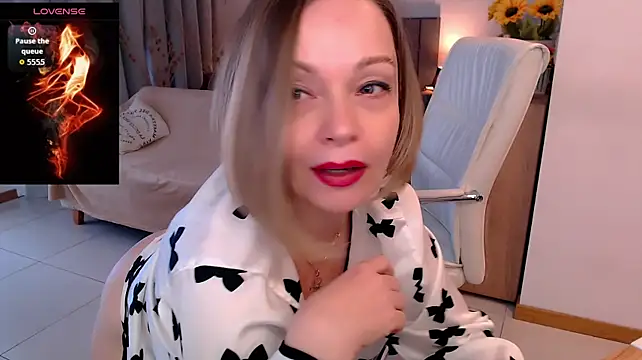 XXX chat uživo modela Tilly_Eliot