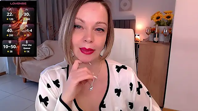 Chat +18 de Tilly_Eliot ao vivo
