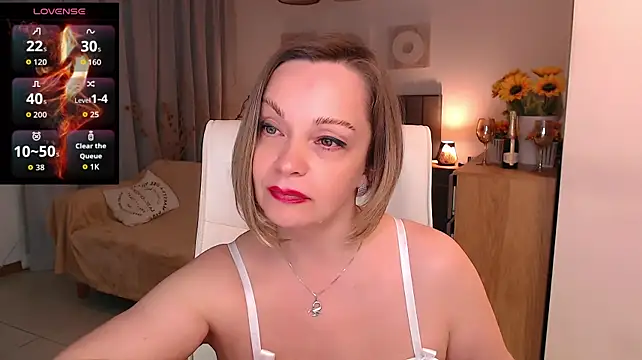 Tilly_Eliot Chat XXX in diretta