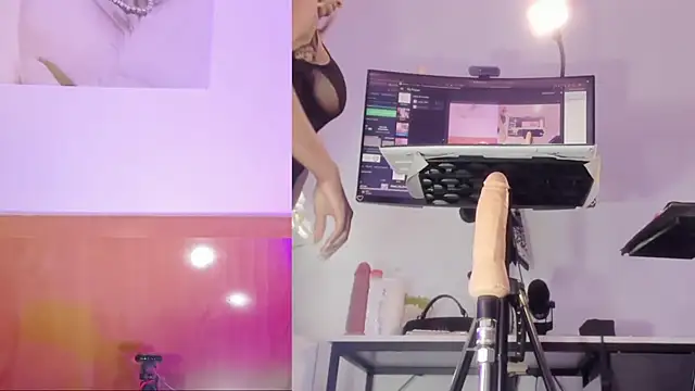 amanda_drawern Webbikameraesitys