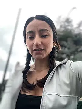 Lovinggirl_ লাইভ XXX চ্যাট